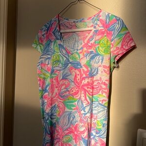 Lilly Pulitzer tee shirt; XS